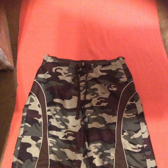 Red Camel size 32 men’s Camo swim trunks - Picture 4 of 8